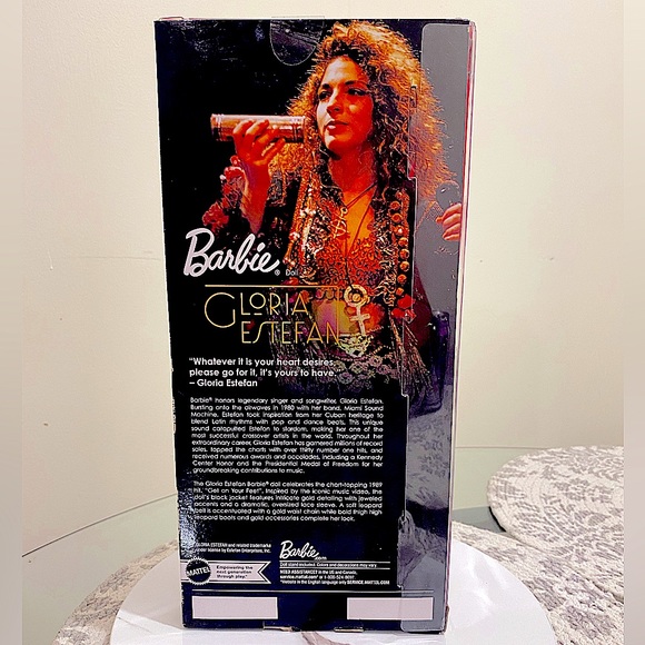 Barbie Signature - Gloria Estefan Doll - Picture 3 of 7
